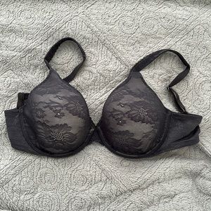Victorias Secret bra. Size 34D.